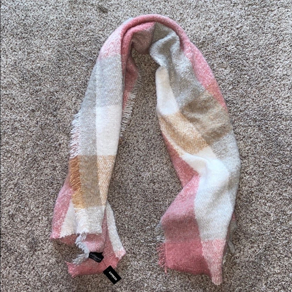 Express scarf